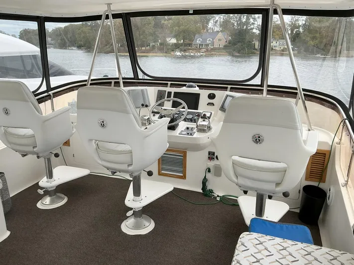 Jamis Lee Yacht Photos Pics 