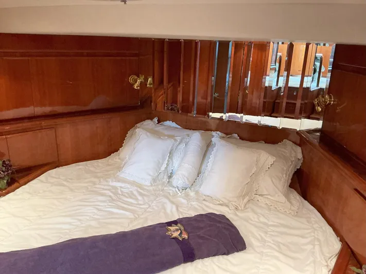 Jamis Lee Yacht Photos Pics 