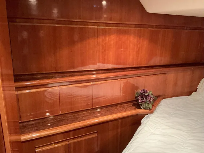 Jamis Lee Yacht Photos Pics 