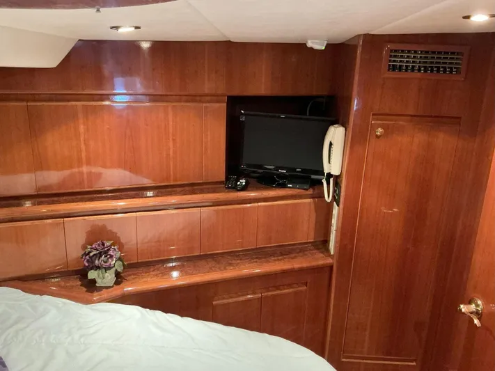 Jamis Lee Yacht Photos Pics 