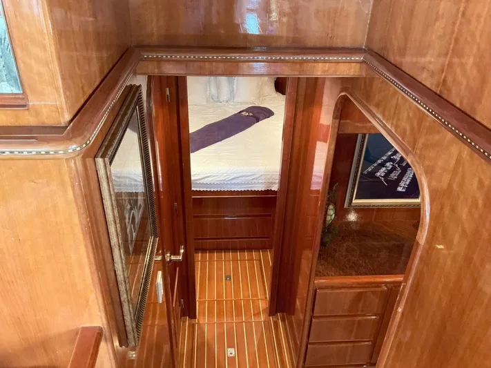 Jamis Lee Yacht Photos Pics 