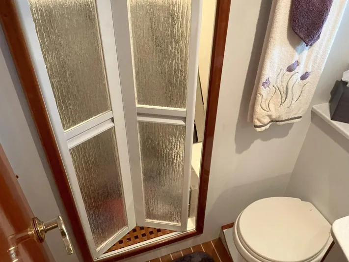 Jamis Lee Yacht Photos Pics 