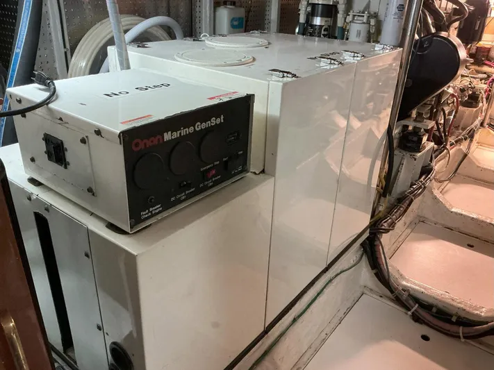 Jamis Lee Yacht Photos Pics 