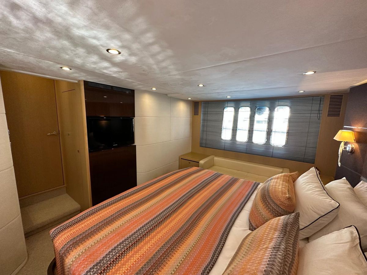 2010 Princess 62 