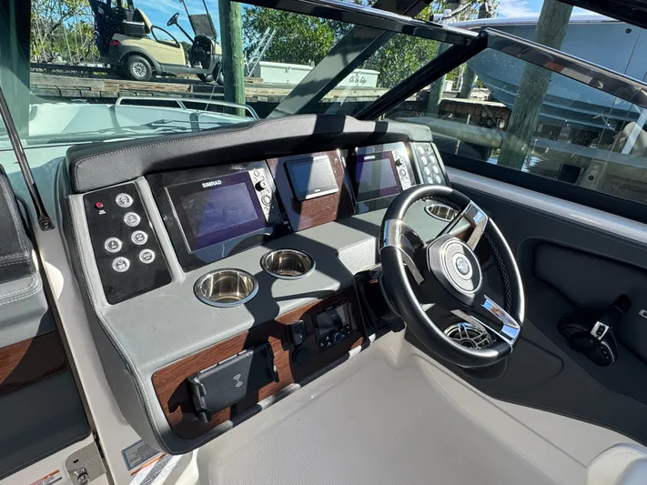  Yacht Photos Pics 2023 Chaparral 280 OSX cockpit with modern controls.
