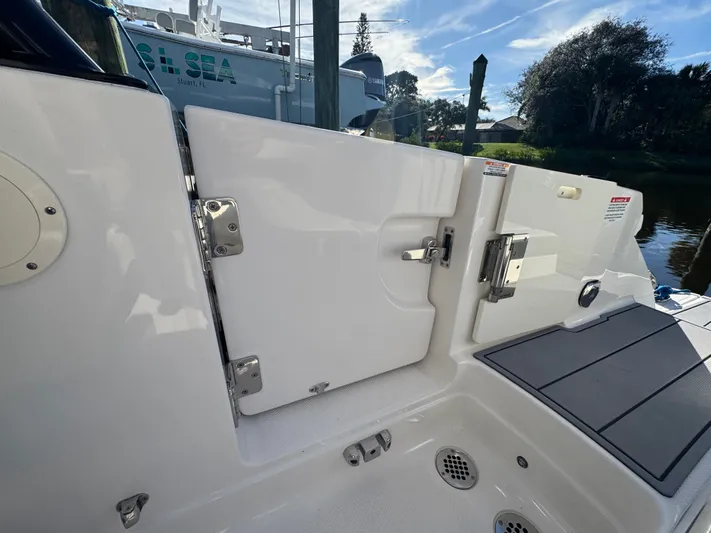  Yacht Photos Pics Interior view of the 2023 Chaparral 280 OSX yacht.