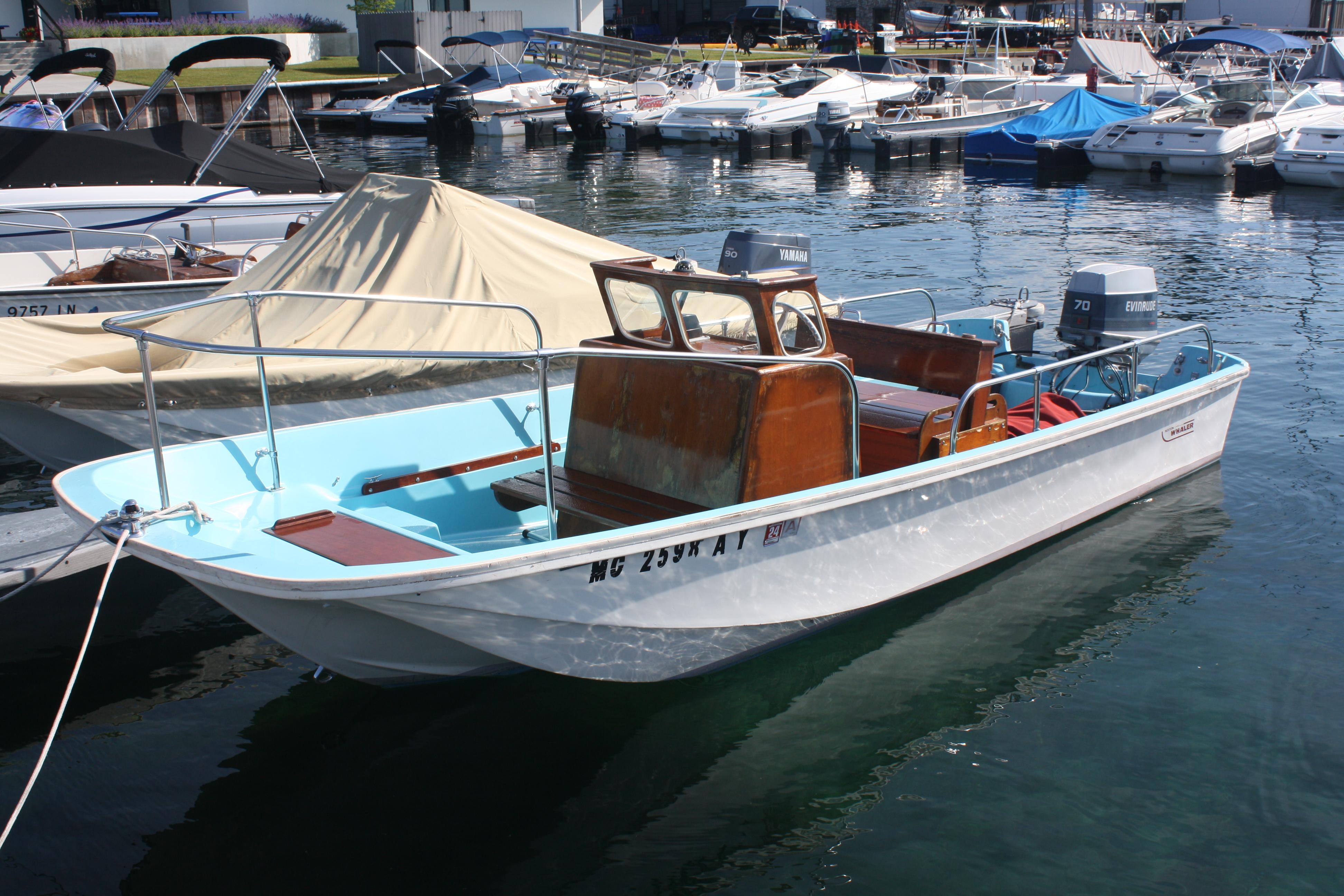 1970 Boston Whaler 170 Montauk 17ft