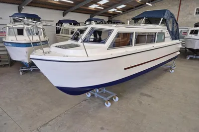 1993 Viking 28 Narrow Beam