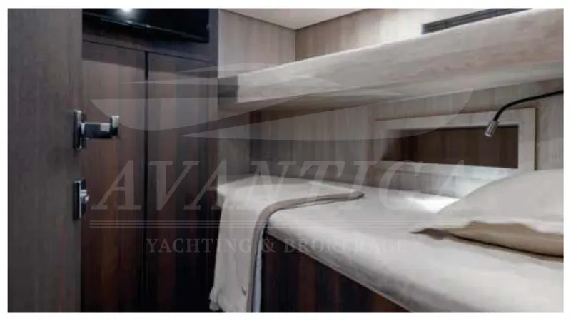  Yacht Photos Pics AZIMUT MAGELLANO 25M 2020