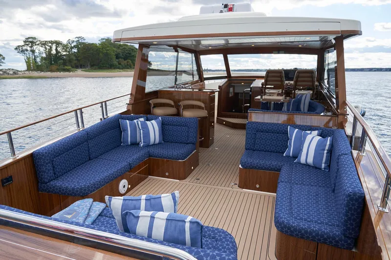 Daychaser 48 Yacht Photos Pics 