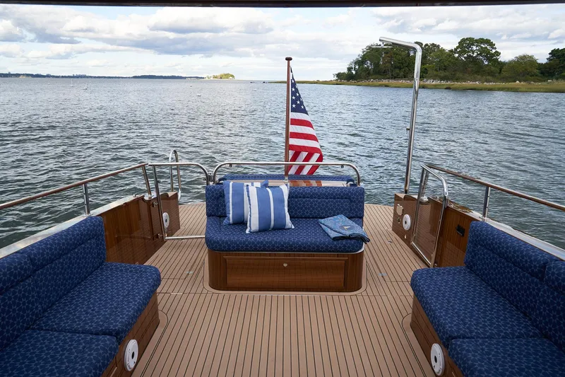 Daychaser 48 Yacht Photos Pics Aft Cockpit Seating