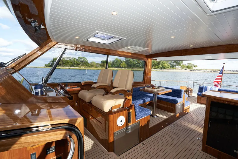 Daychaser 48 Yacht Photos Pics Looking Aft