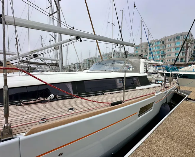 Dynemite II Yacht Photos Pics 