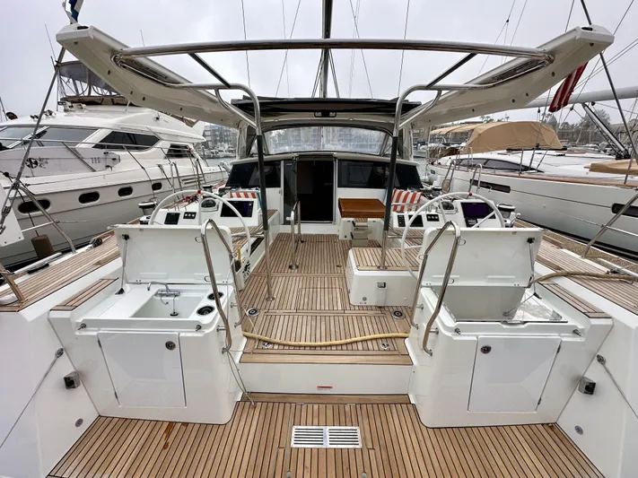 Dynemite II Yacht Photos Pics 