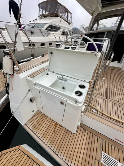 Dynemite II Yacht Photos Pics 