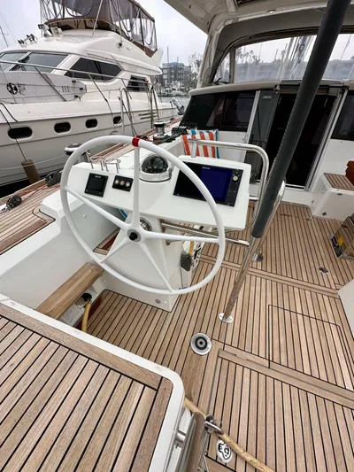 Dynemite II Yacht Photos Pics 