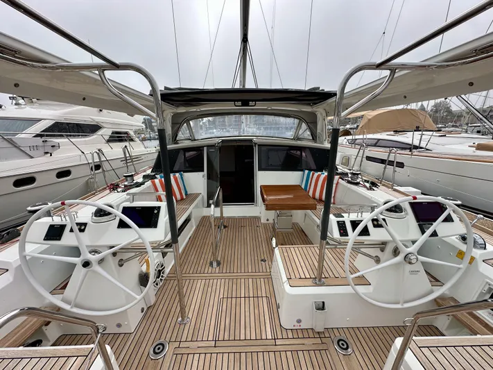 Dynemite II Yacht Photos Pics 