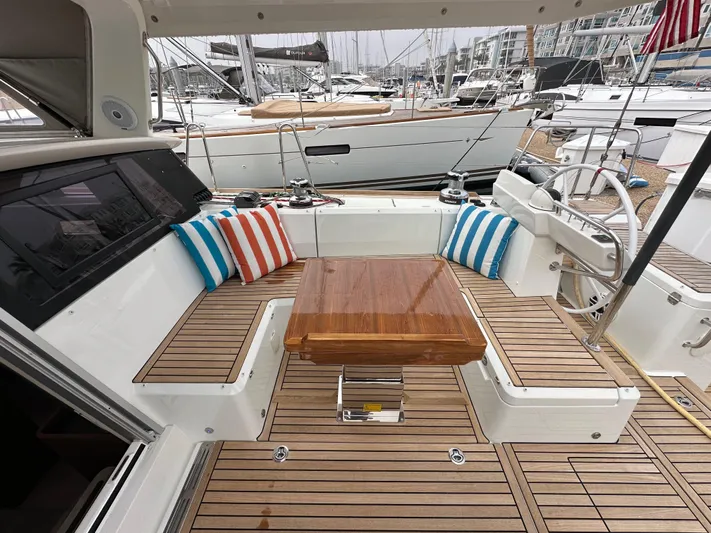 Dynemite II Yacht Photos Pics 