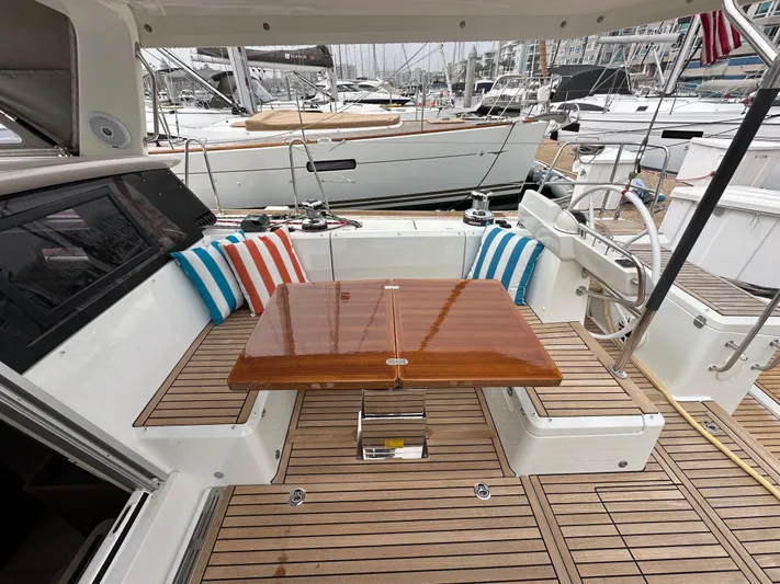 Dynemite II Yacht Photos Pics 