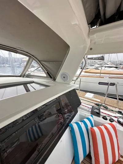 Dynemite II Yacht Photos Pics 