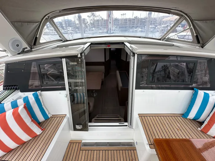 Dynemite II Yacht Photos Pics 