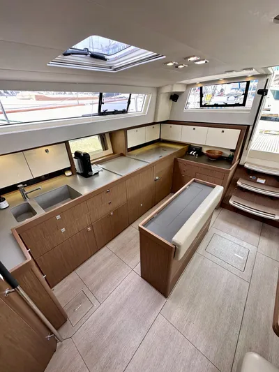 Dynemite II Yacht Photos Pics 