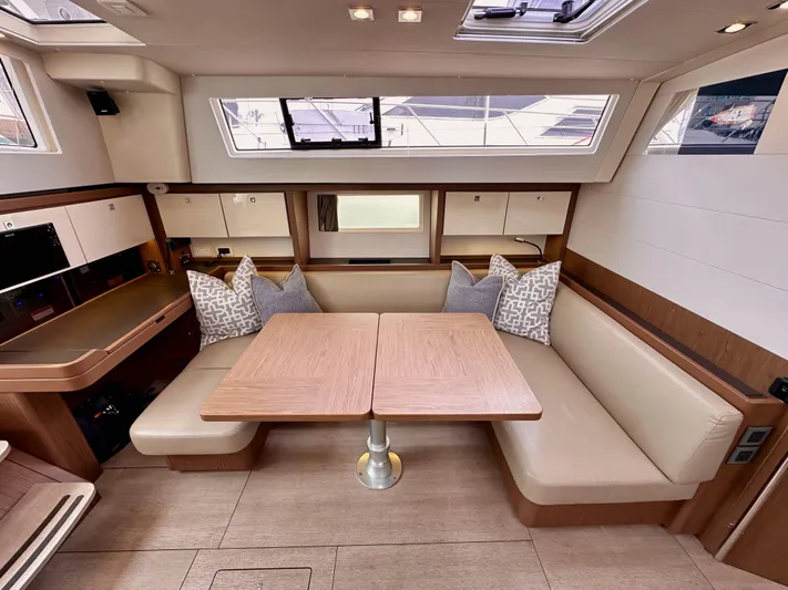 Dynemite II Yacht Photos Pics 