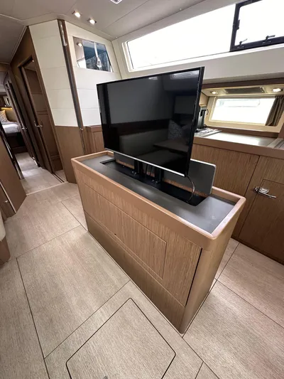 Dynemite II Yacht Photos Pics 