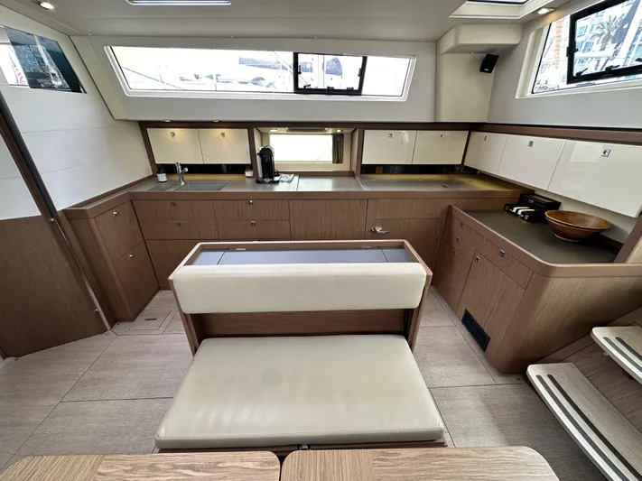 Dynemite II Yacht Photos Pics 