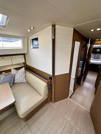 Dynemite II Yacht Photos Pics 