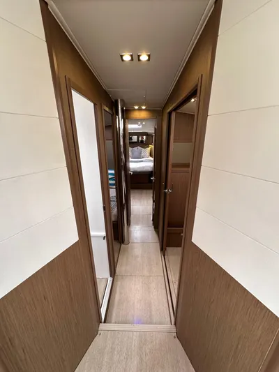 Dynemite II Yacht Photos Pics 