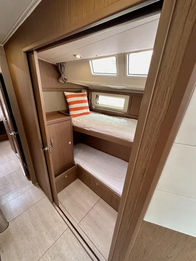 Dynemite II Yacht Photos Pics 