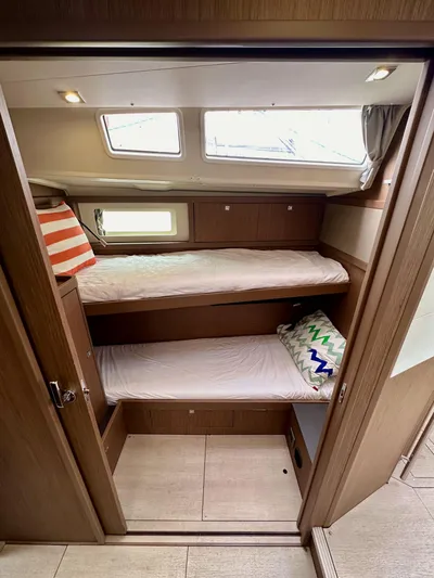 Dynemite II Yacht Photos Pics 