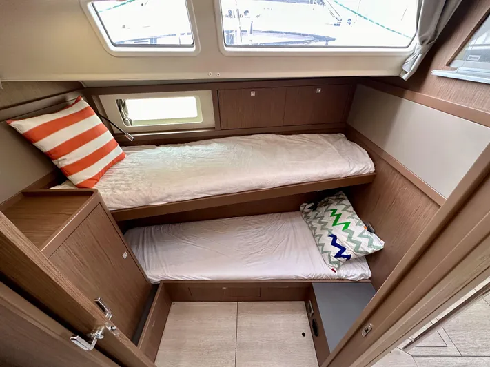 Dynemite II Yacht Photos Pics 