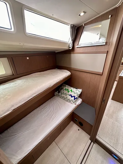 Dynemite II Yacht Photos Pics 