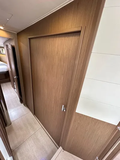 Dynemite II Yacht Photos Pics 