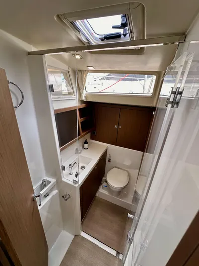 Dynemite II Yacht Photos Pics 