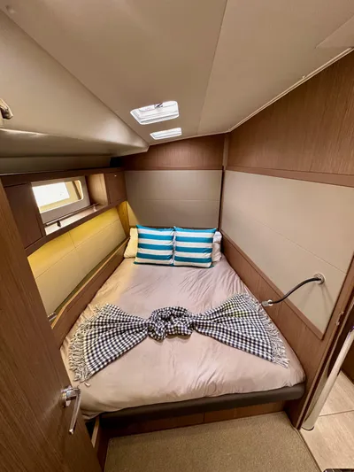 Dynemite II Yacht Photos Pics 