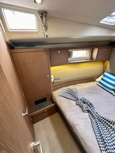 Dynemite II Yacht Photos Pics 