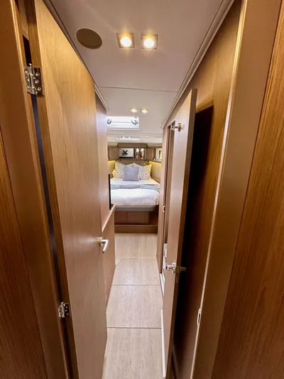 Dynemite II Yacht Photos Pics 