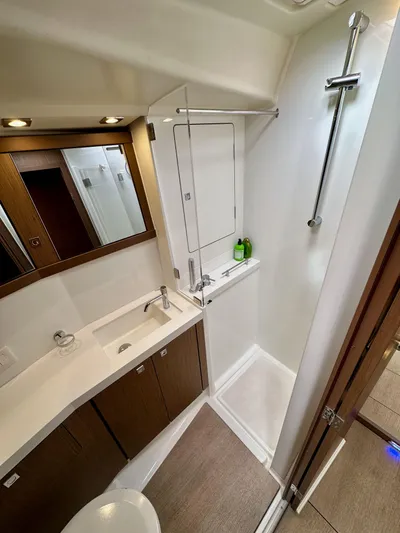 Dynemite II Yacht Photos Pics 