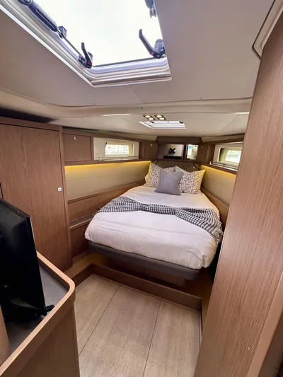 Dynemite II Yacht Photos Pics 