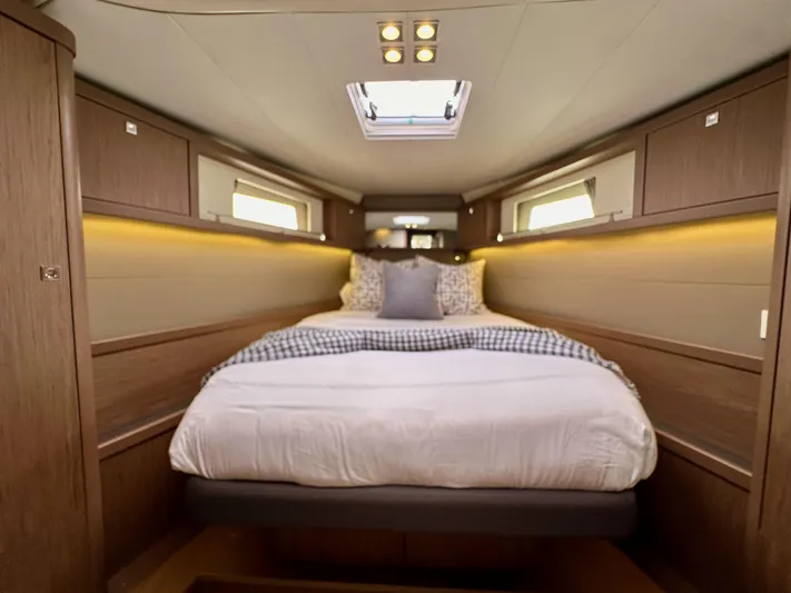 Dynemite II Yacht Photos Pics 