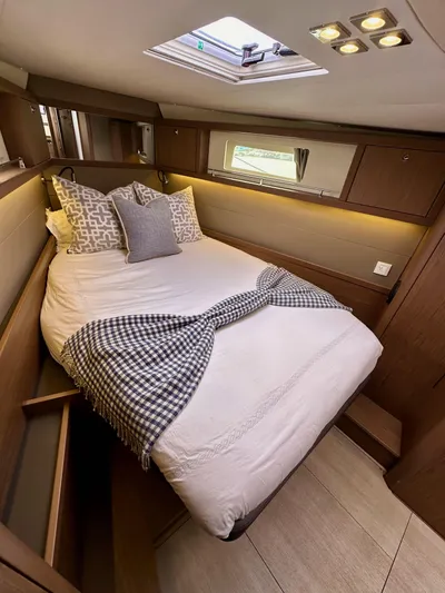 Dynemite II Yacht Photos Pics 