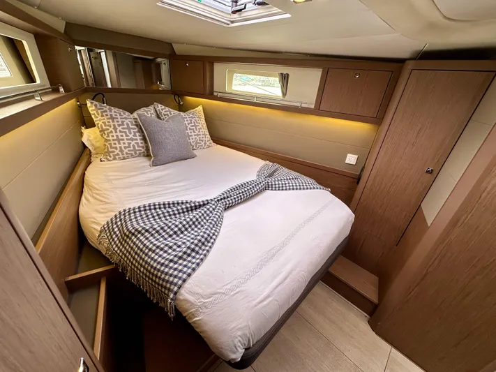 Dynemite II Yacht Photos Pics 