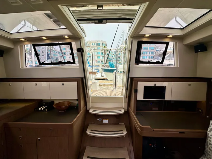 Dynemite II Yacht Photos Pics 