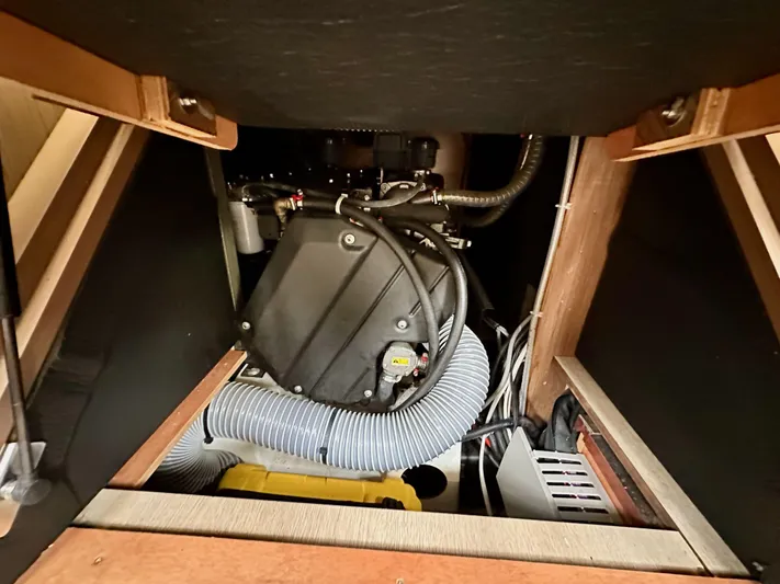 Dynemite II Yacht Photos Pics 