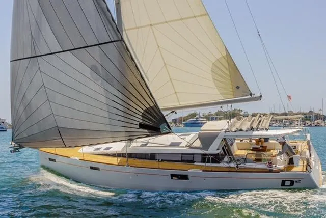 Dynemite II Yacht Photos Pics 