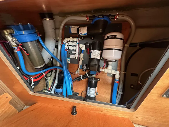 Dynemite II Yacht Photos Pics 