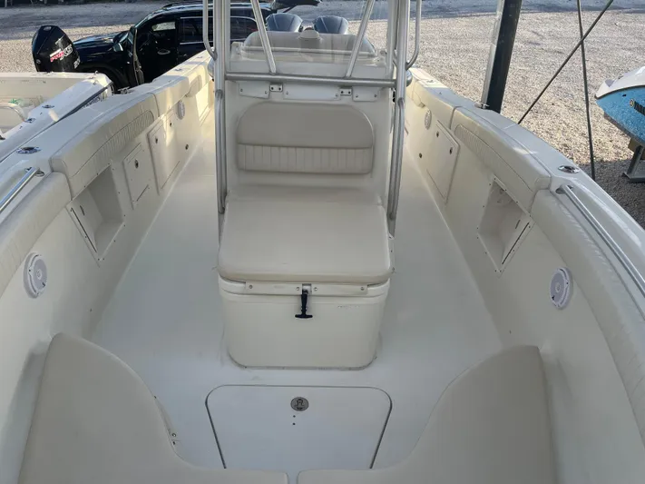  Yacht Photos Pics 2006 Hydra-Sports 2900 CC boat interior with seating and storage compartments.